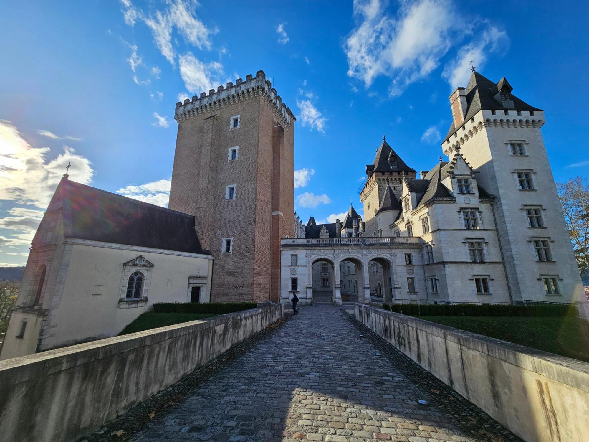 Le Henri IV - Hyper Centre - Quartier Du Chateau Pau Exterior photo