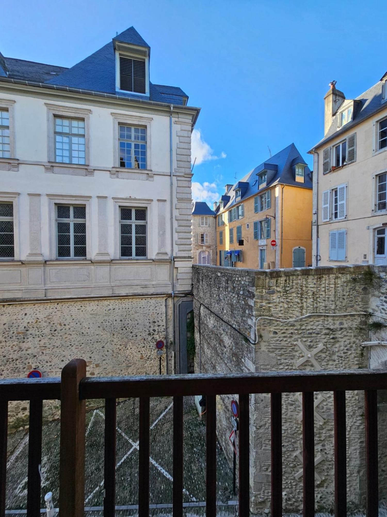 Le Henri IV - Hyper Centre - Quartier Du Chateau Pau Exterior photo